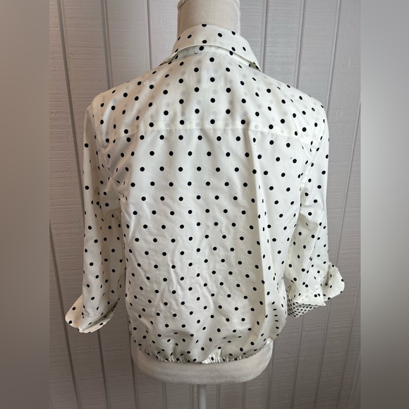 Chicos White Black Polka-dot Buttonup Shirt‎ No Iron Size 0 Women’s - Picture 3 of 10